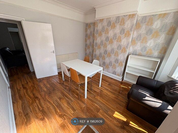 2 Bedroom End Of Terrace House To Rent In Bristol Road, Coventry, CV5