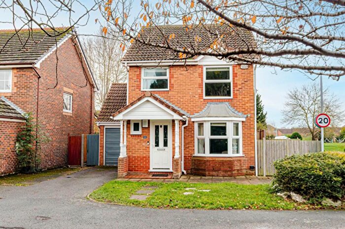 3 Bedroom Detached House For Sale In Bysing Wood Road, Faversham, ME13