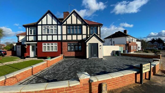 4 Bedroom Semi-Detached House To Rent In Melcombe Gardens, Harrow HA3