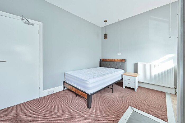 Studio To Rent In Bushey, Bushey, WD23