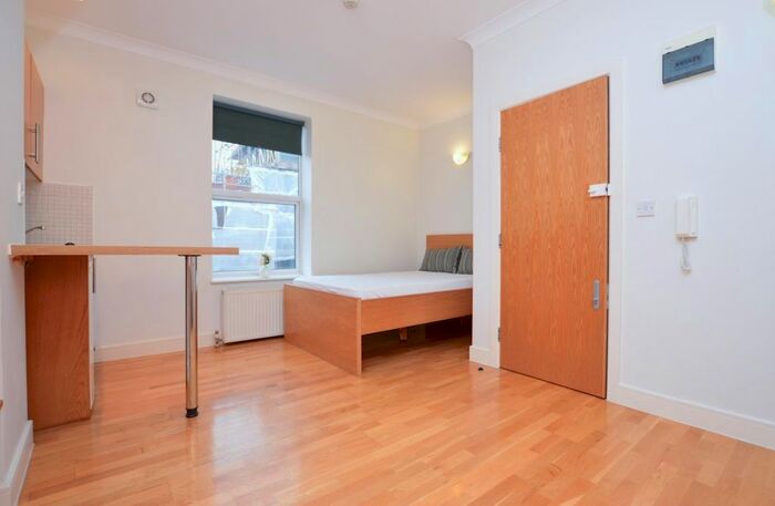 Studio To Rent In Fortune Green Road, London, NW6