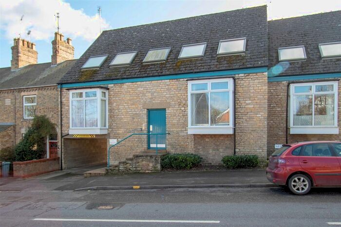 1 Bedroom Flat To Rent In Empingham Road, Stamford, PE9