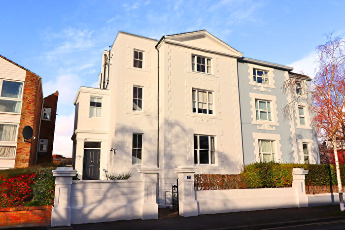 2 Bedroom Apartment To Rent In Anglesea Road, Kingston Upon Thames, KT1