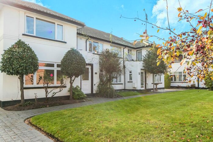 2 Bedroom Flat To Rent In Kendrick Road, Reading, RG1