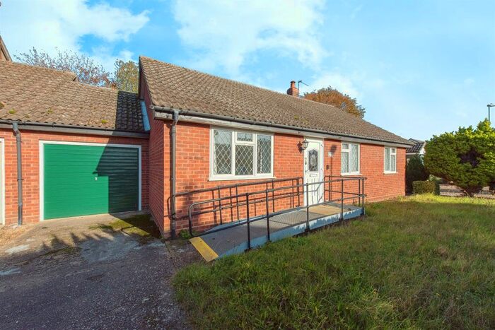 2 Bedroom Bungalow For Sale In Scotgate Close, Great Hockham, Thetford, IP24