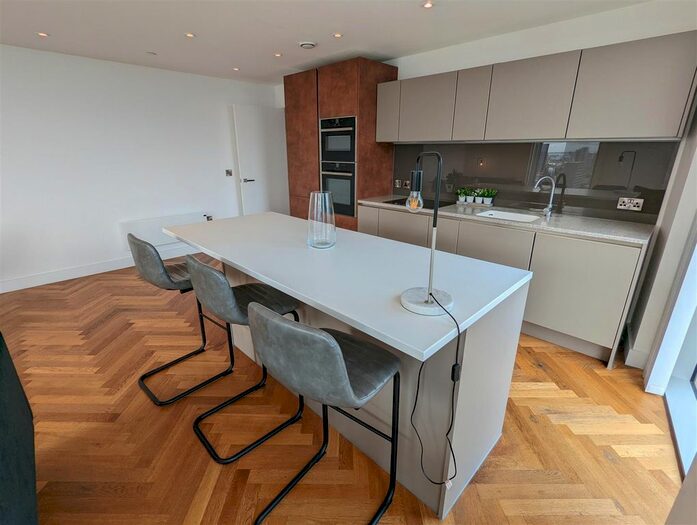 2 Bedroom Flat To Rent In Deansgate Square, Owen Street, Manchester, M15