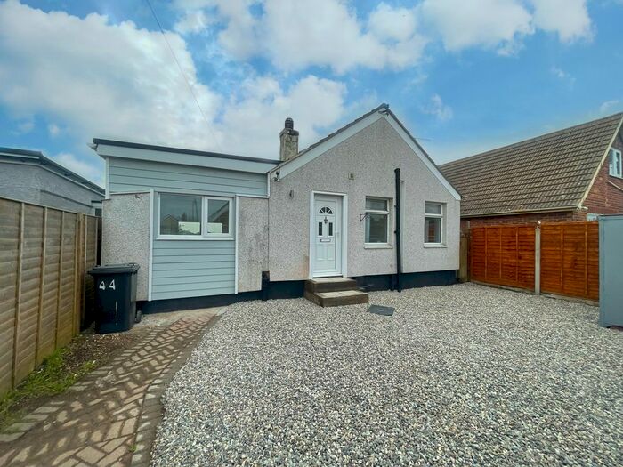 3 Bedroom Bungalow To Rent In Meadow Way, Jaywick, Clacton-On-Sea, CO15