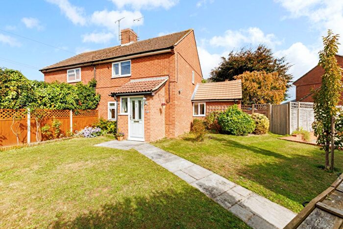 2 Bedroom Semi-Detached House For Sale In Queens Way, Hungerford, RG17