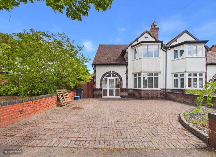 3 Bedroom Semi Detached House For Sale In Green Lanes, Sutton Coldfield, B73