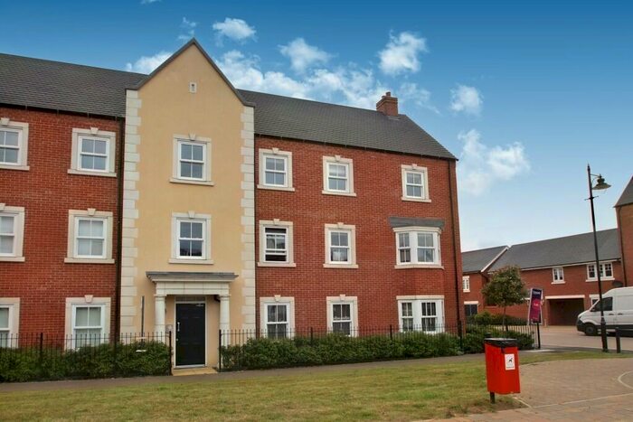 2 Bedroom Apartment To Rent In King Alfred Way, Bedford, Bedfordshire, MK40