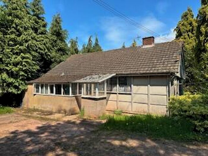 3 Bedroom Detached Bungalow For Sale In Sargeants Lane, Kilcot, GL18