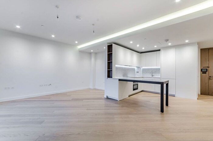 1 Bedroom Flat To Rent In Wood Lane, White City, London, W12