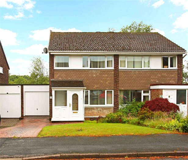 3 Bedroom Semi-detached House For Sale In Clover Grove, Randlay, Telford, Shropshire, TF3