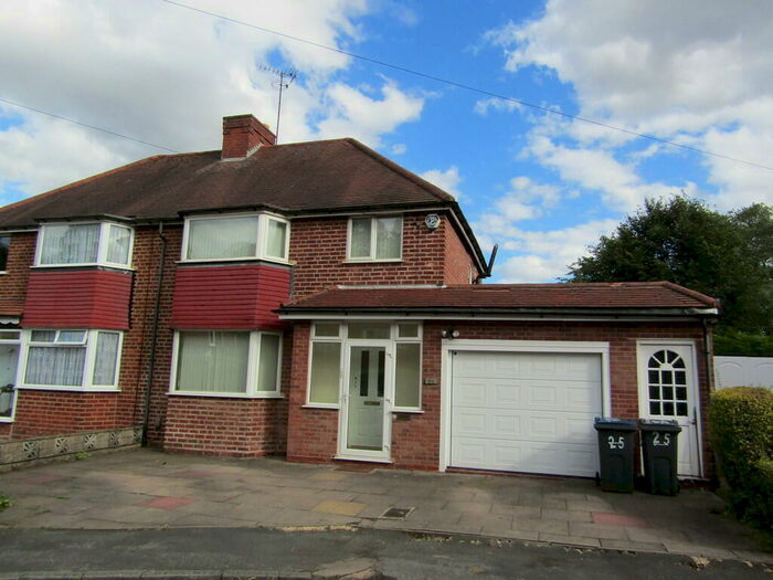 3 Bedroom Semi-Detached House To Rent In Lakehouse Road, Boldmere, B73