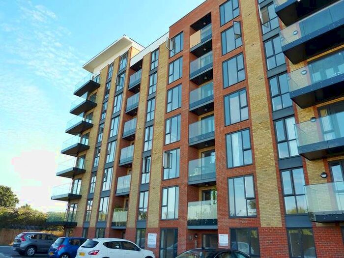 2 Bedroom Flat To Rent In Oscar Wilde Road, Reading, RG1