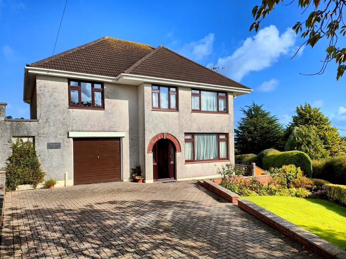 4 Bedroom Detached House For Sale In Hillside Close, Goodwick, SA64
