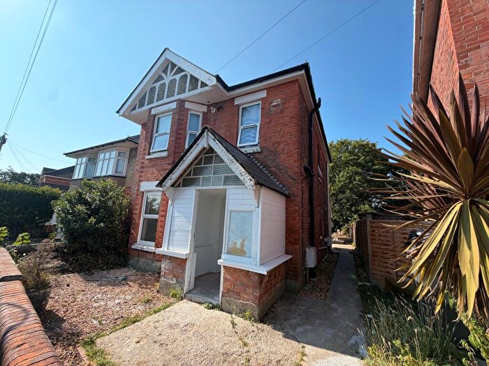 2 Bedroom Flat To Rent In Easter Road, Bournemouth, BH9