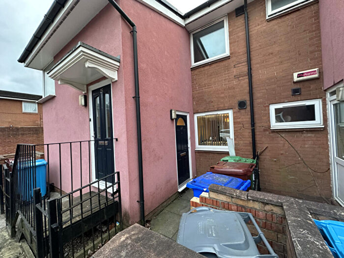 1 Bedroom Maisonette To Rent In Bushmoor Walk, Manchester, M13