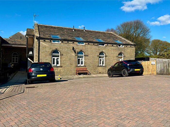 1 Bedroom Apartment For Sale In Baptist Fold, Queensbury, Bradford, BD13