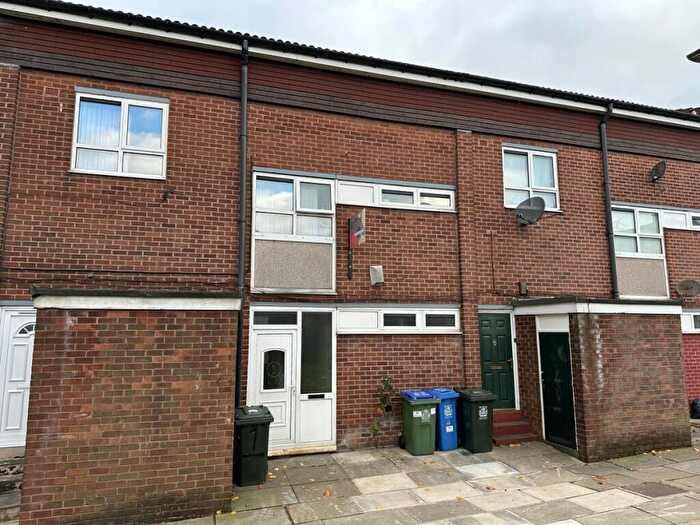 3 Bedroom Maisonette To Rent In Wickham Terrace, Middleton, M24