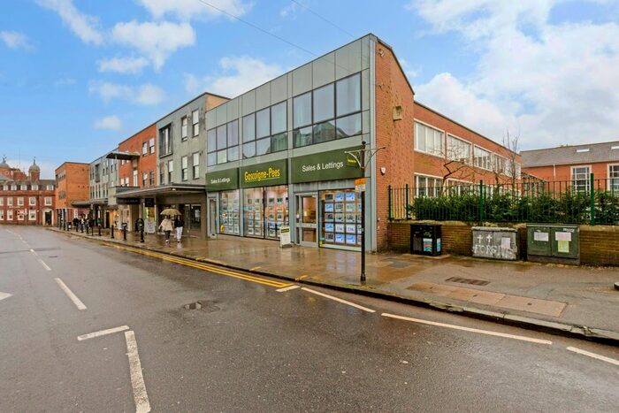 2 Bedroom Flat To Rent In High Street, Guildford, GU1