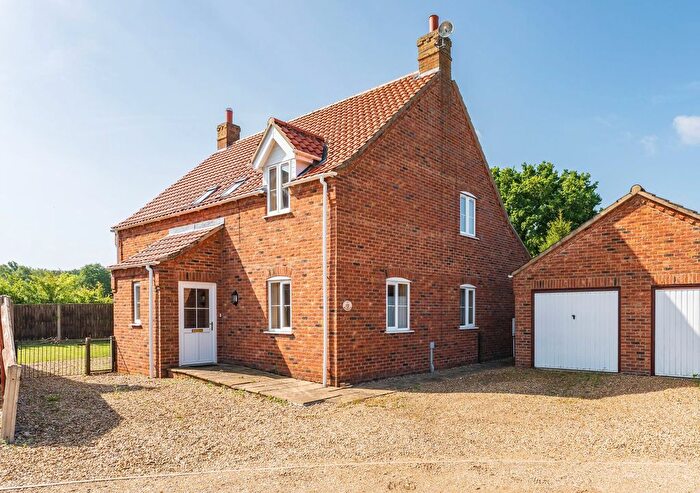 4 Bedroom Detached House For Sale In Drusilla Way, Yaxham, NR19
