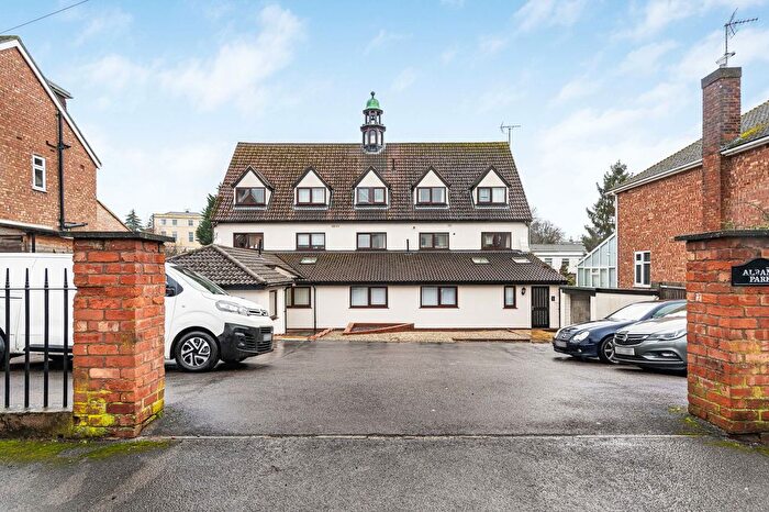 2 Bedroom Flat For Sale In Albany Road, Cheltenham, GL50