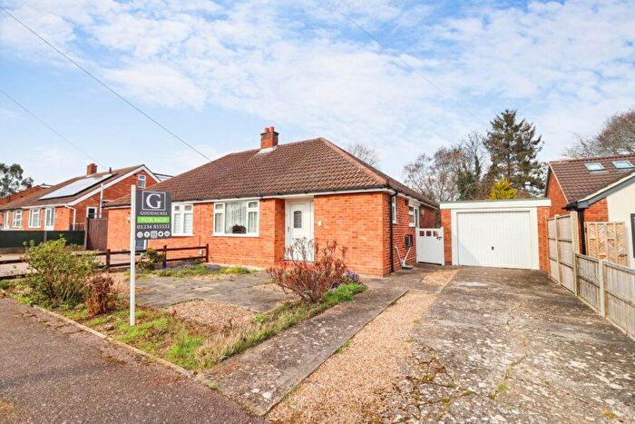 2 Bedroom Bungalow For Sale In Tudor Close, Bromham, Bedford, MK43