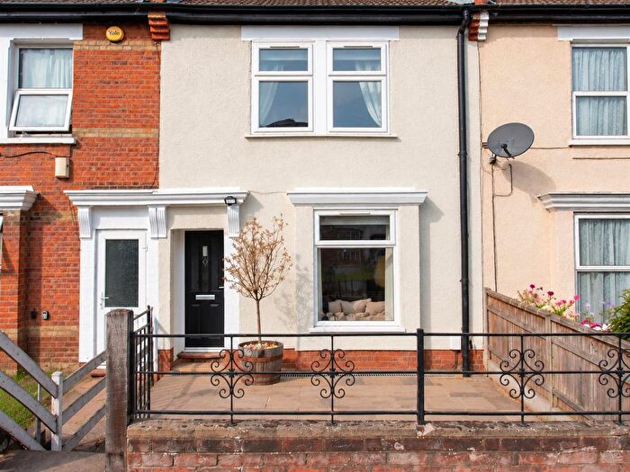 3 Bedroom Terraced House For Sale In Whitehorse Road, Croydon, CR0