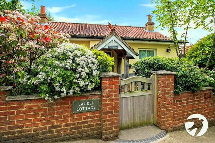 3 Bedroom Bungalow To Rent In Bleak Hill Lane, London, SE18