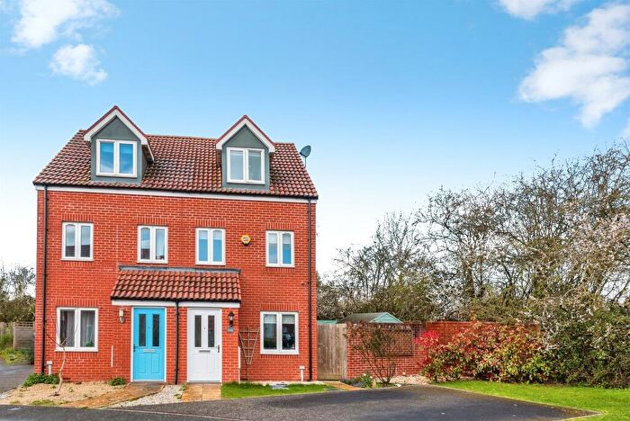 3 Bedroom Semi Detached House For Sale In Brickworth Place, Swindon, SN3