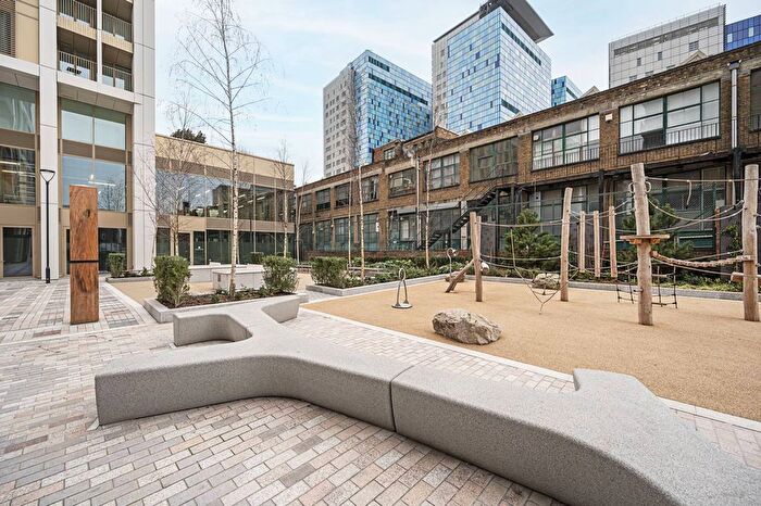 1 Bedroom Flat To Rent In The Silk District, Whitechapel, London, E1