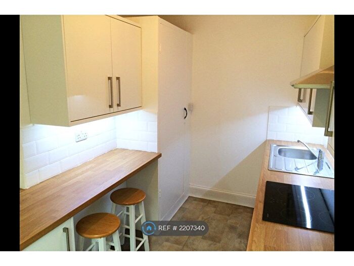 1 Bedroom Flat To Rent In Bitton Park Road, Teignmouth, TQ14