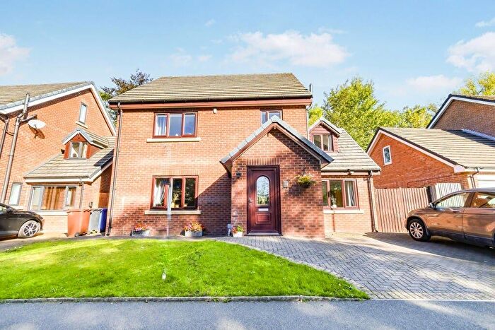 4 Bedroom Detached House For Sale In Brandlesholme Close, Bury, BL8