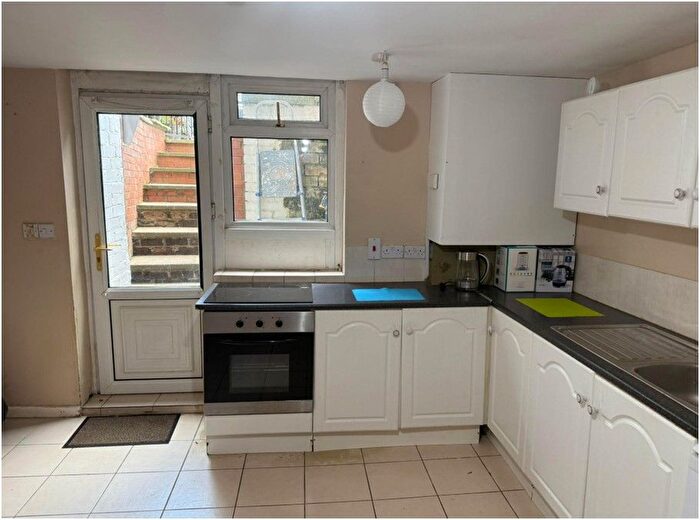 1 Bedroom Flat To Rent In Birkby Hall Road, Huddersfield, HD2