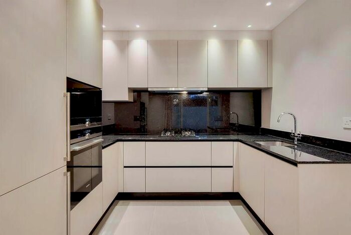 1 Bedroom Flat To Rent In Fitzjohns Avenue, London, NW3