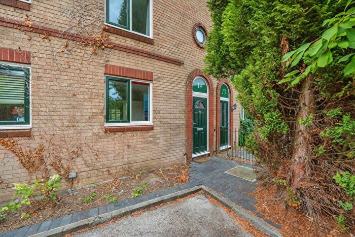 2 Bedroom Town House For Sale In Wellington Crescent, Derby, DE1