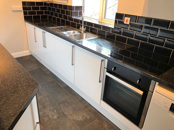 2 Bedroom Apartment To Rent In Cardiff Road, Llandaff, Cardiff, CF5