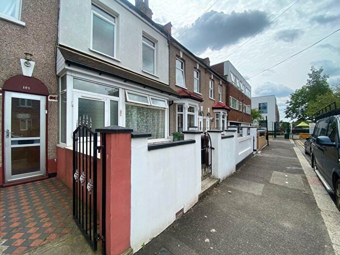 1 Bedroom Flat To Rent In Skeltons Lane, Leyton, E10