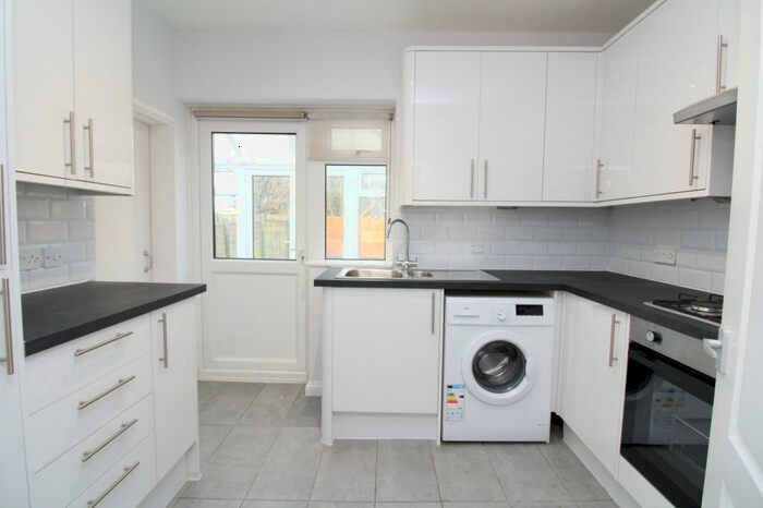 2 Bedroom End Of Terrace House To Rent In Downderry Road, Bromley, BR1
