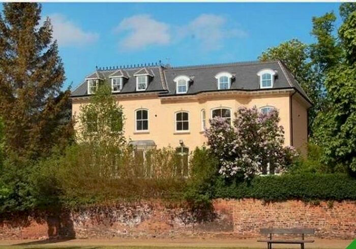 2 Bedroom Flat To Rent In Driffield Terrace, York, YO24