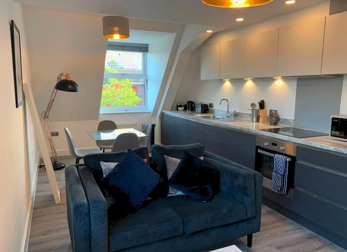 2 Bedroom Flat To Rent In Consort House, Prince Gate, - Homer Rd, Solihull, B91