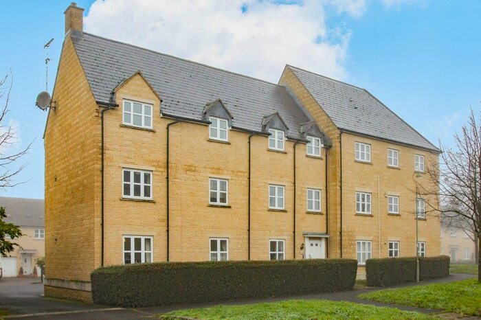 2 Bedroom Flat To Rent In Elmhurst Way, Carterton, Oxfordshire, OX18