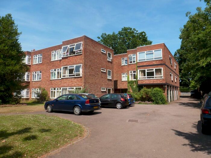 2 Bedroom Flat To Rent In Guys Cliffe Avenue, Leamington Spa, CV32