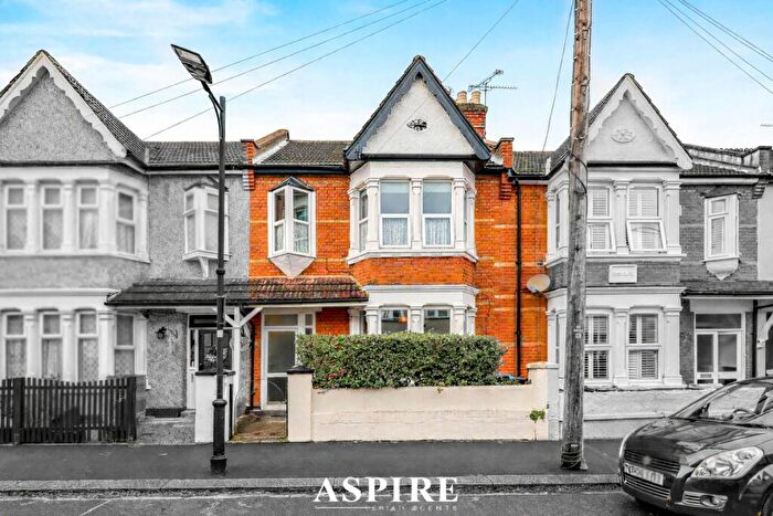 4 Bedroom Terraced House For Sale In Westminster Drive, Westcliff-On-Sea, SS0