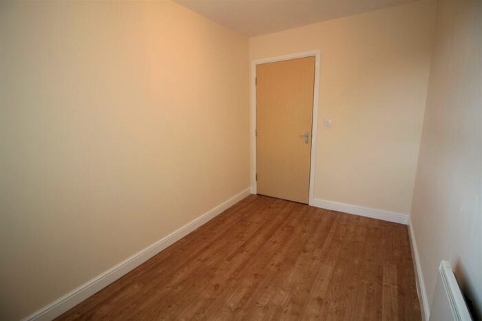 2 Bedroom Flat For Sale In Clough Gardens, Haslingden, BB4