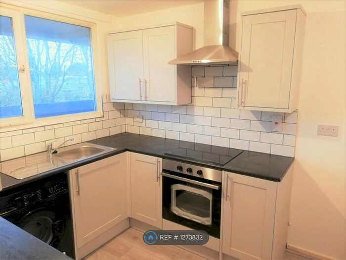 3 Bedroom Flat To Rent In Lytchet Way, Enfield EN3