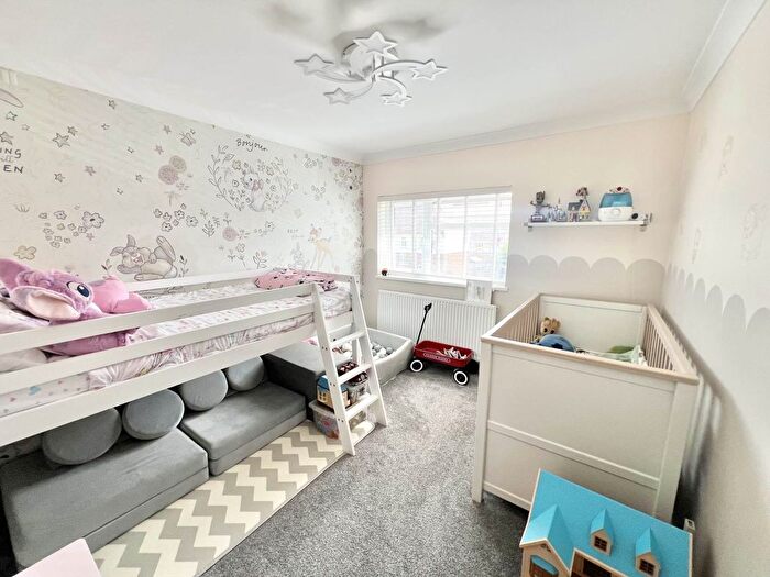 2 Bedroom End Terrace House To Rent In Stuart Close, Brentwood, CM15