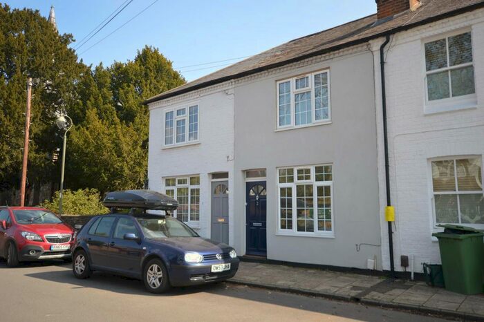 2 Bedroom Cottage To Rent In Bell Road, East Molesey, KT8