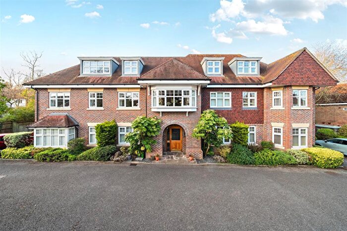 2 Bedroom Flat For Sale In Landen House, Rectory Road Wokingham, Berkshire, RG40